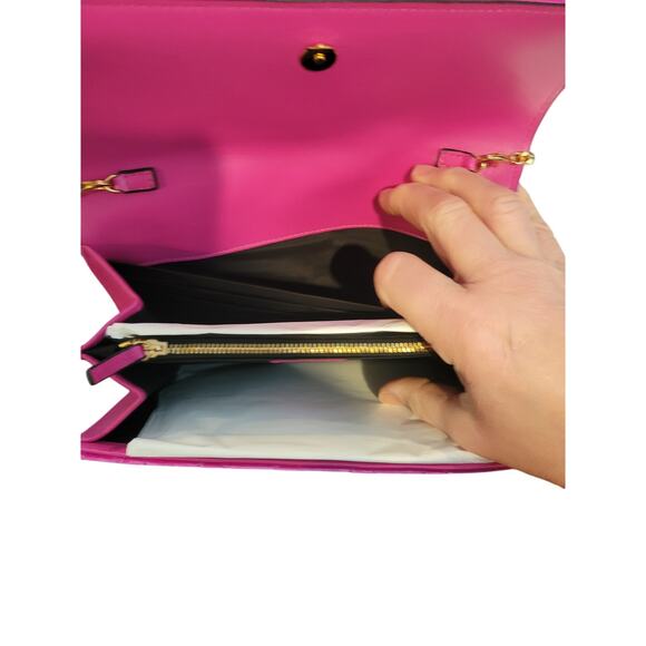 Versace
Medusa Fuchsia Quilted Fabric Leather
Evening Crossbody Clutch
Handbag - Picture 8 of 10